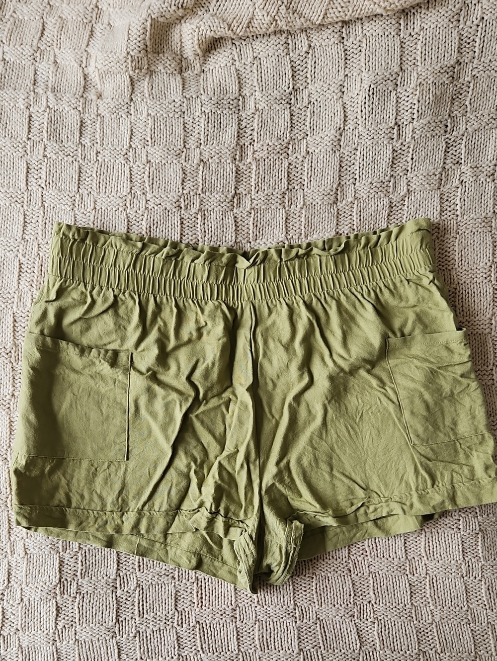 Forever 21 Olive Green Elastic-Waist Casual Shorts